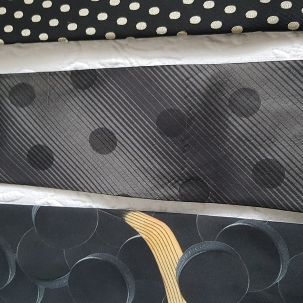 In Good Condition No Stains - Set Of Three Neck T… - image 7